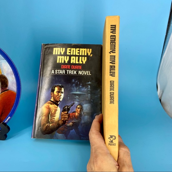 Vintage Star Trek Memorabilia Plate & Book Collectible - Picture 8 of 16